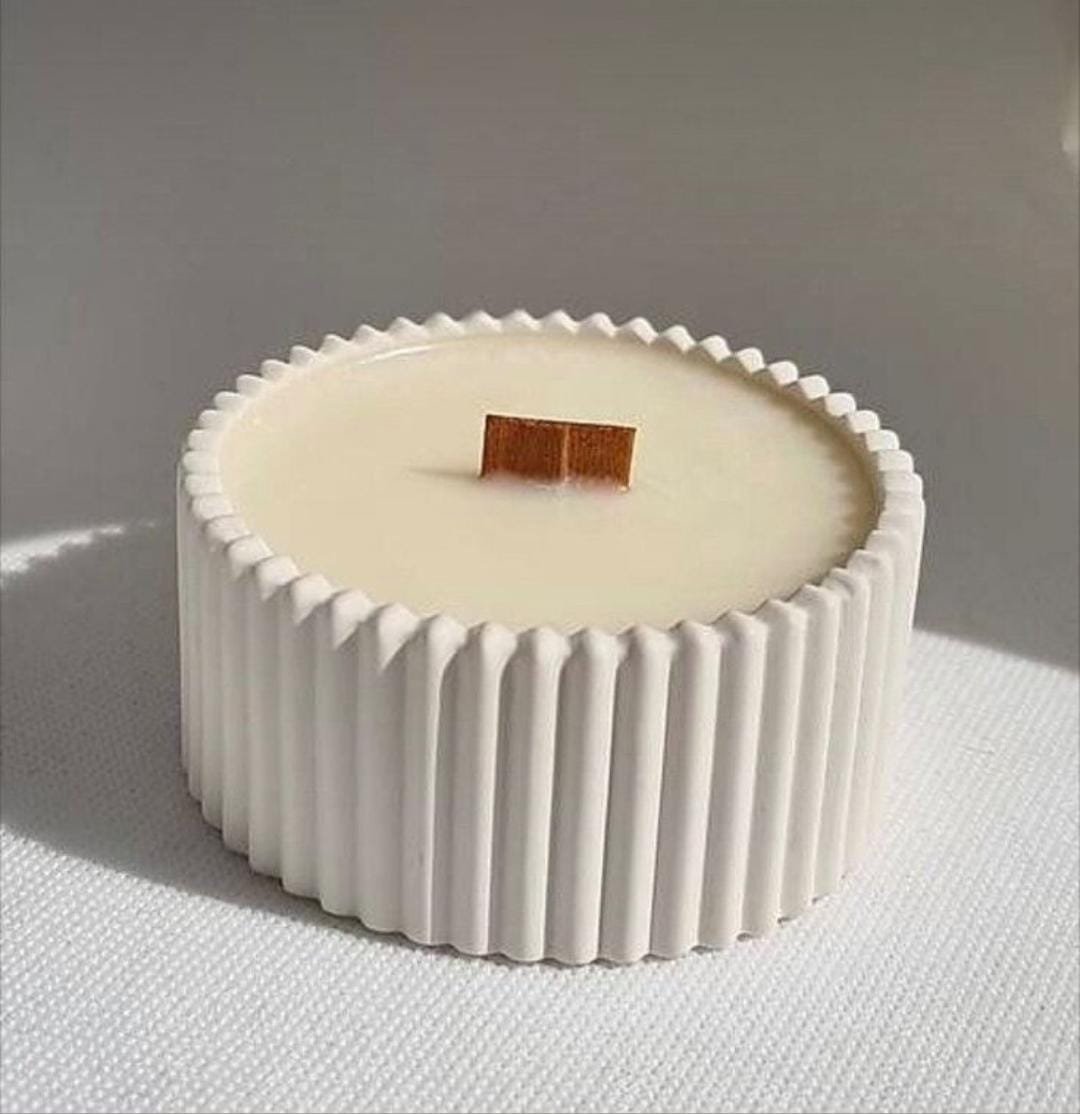 lvory Calm - Wooden wick Candle