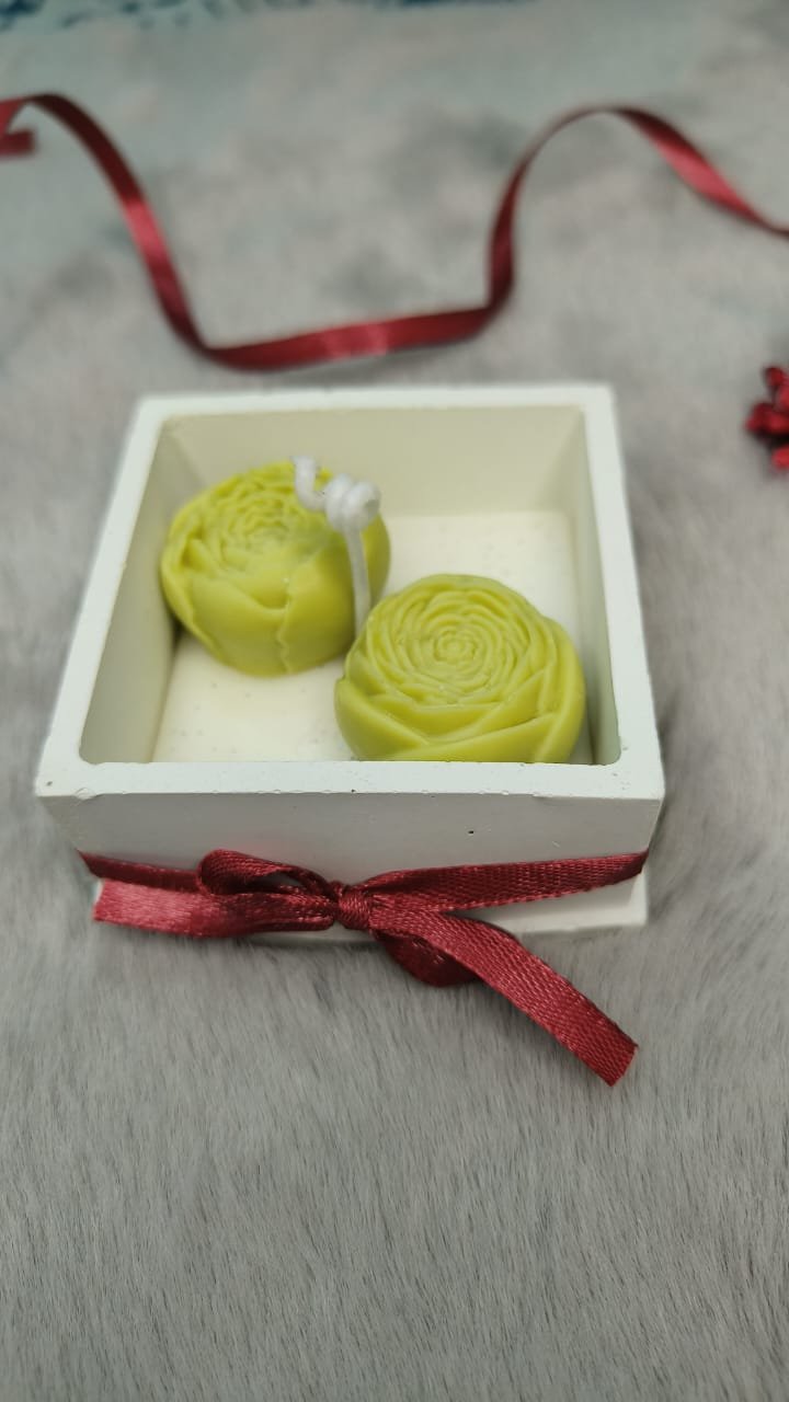 Shaktivedaa Green Blossom Twin Candle